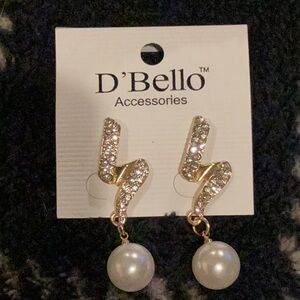 Gold Pearl Drop Earrings